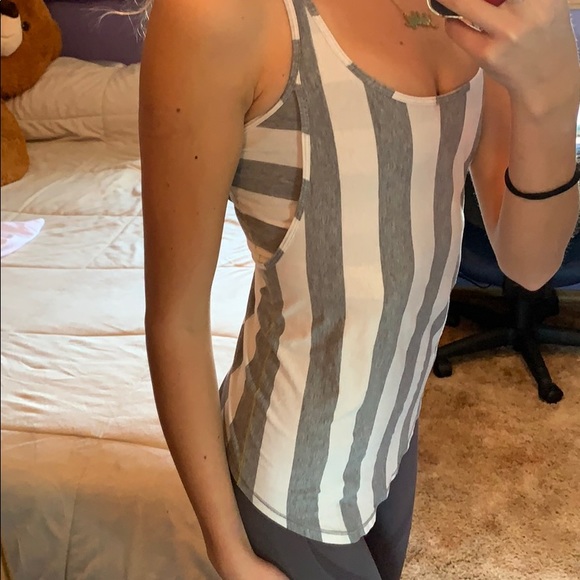 lululemon tank - Picture 3 of 4